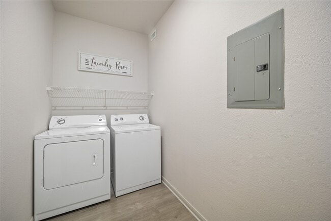 Building Photo - 9494 Humble Westfield Rd