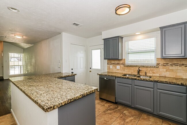 Building Photo - 28914 Champion Oaks Dr
