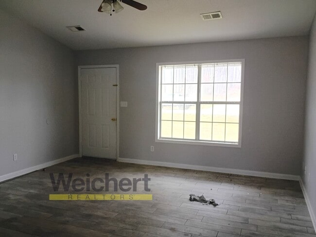 Building Photo - Spacious 3BR/2BA with Carport & Large Yard