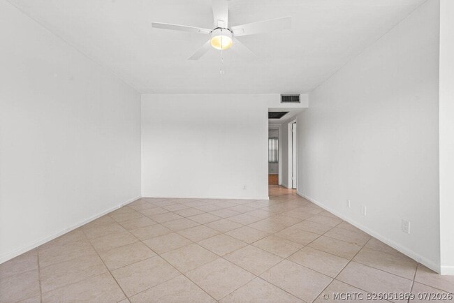 Building Photo - 74 Mansfield B