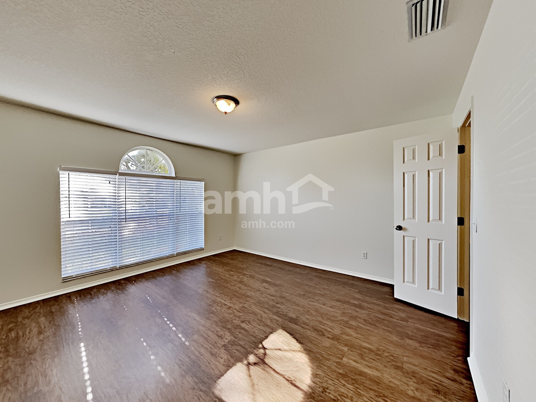 Building Photo - 312 116th St E