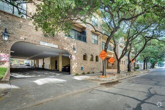 Building Photo - k670 - Buena Vista #306