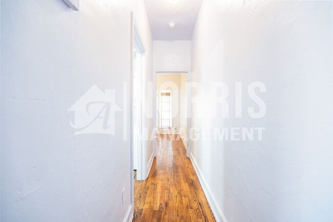 Building Photo - Adorable Private One Bedroom, One Bathroom...