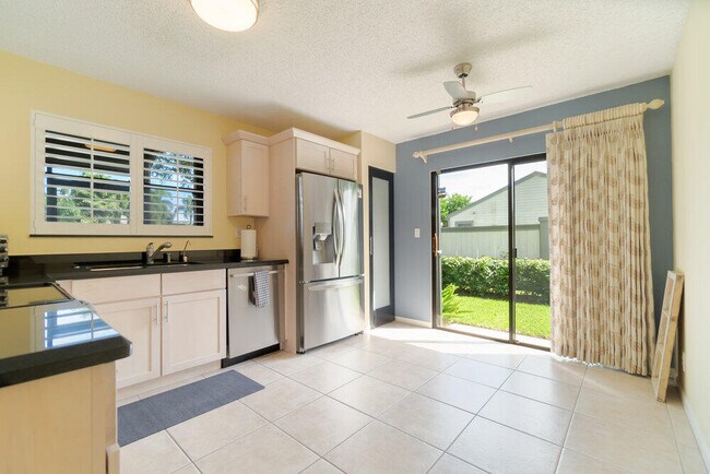 Building Photo - 13335 Bedford Mews Ct