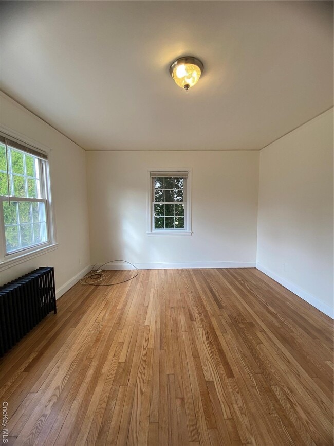 Building Photo - 2 George St