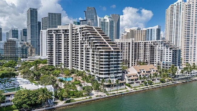 Building Photo - 520 Brickell Key Dr