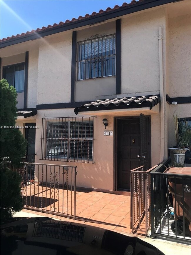 Primary Photo - 4140 W 11th Ln