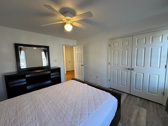 Building Photo - 307 Ludlow Dr