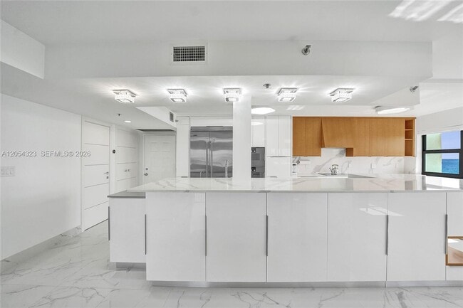 Building Photo - 1201 S Ocean Dr