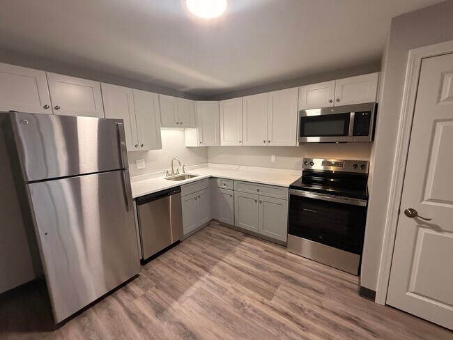 Building Photo - 29 Capron Rd