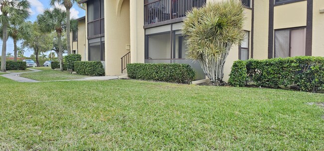 Primary Photo - 825 Sky Pine Way