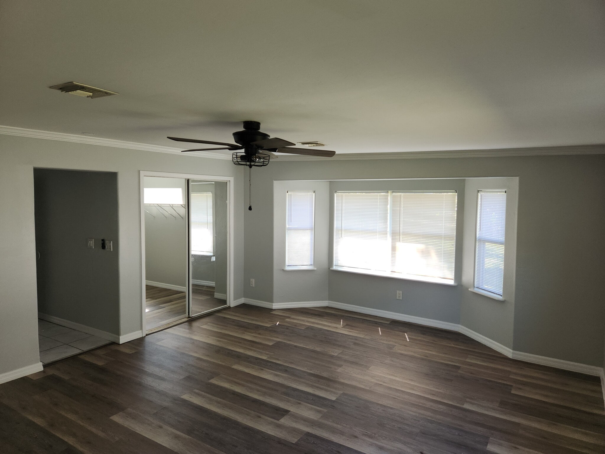 Master BR w/ walk in closet - 408 SE 16th St