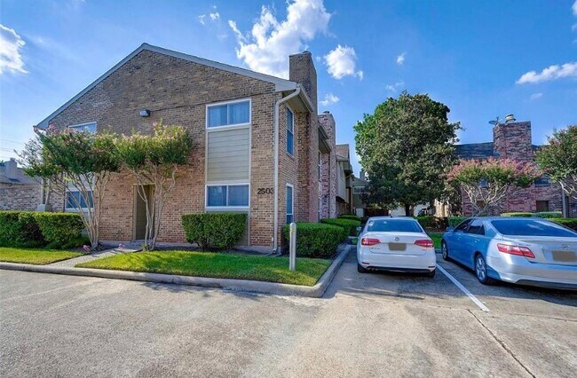 Building Photo - 2503 Bering Dr
