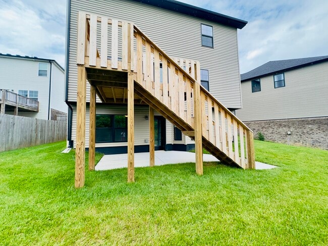 Building Photo - 540 Ryan Dr