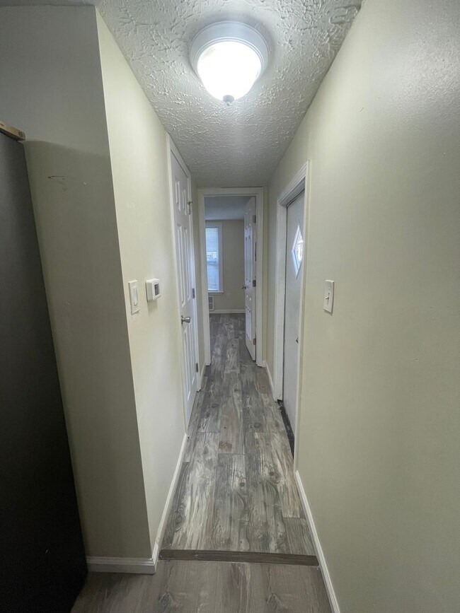 Building Photo - PET FRIENDLY - DOGS AND CATS OK.