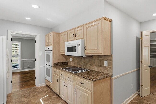 Building Photo - 7253 Stamford Dr