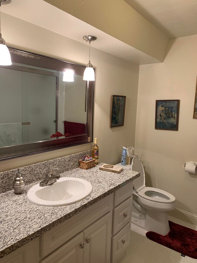 Building Photo - Contemporary Home with a pool near Bullard High School Fresno, CA