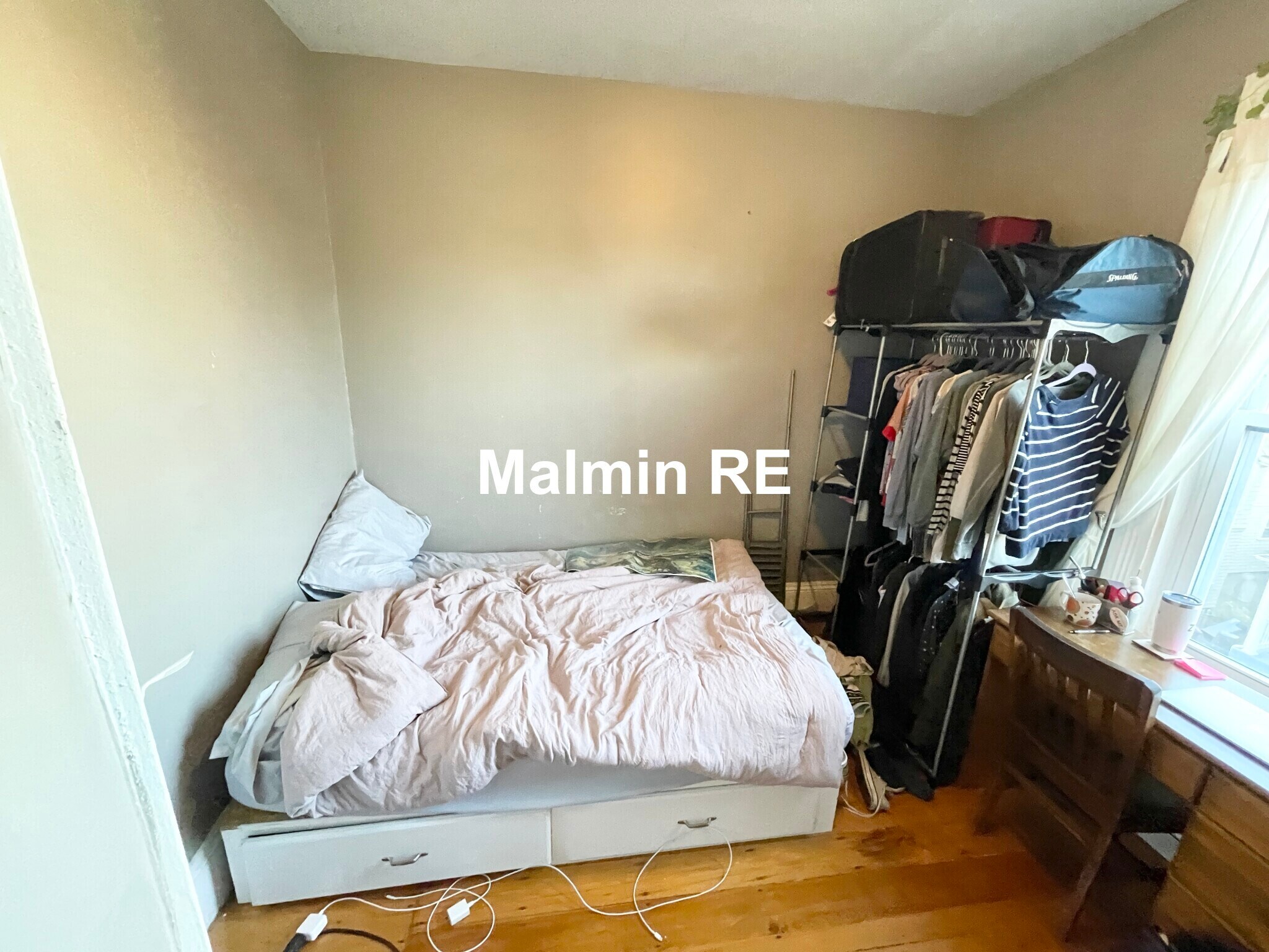 Building Photo - 168 Hillside St