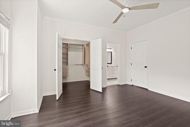 Building Photo - 1704 Lake Shore Crest Dr