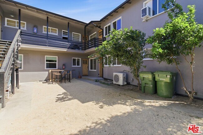 Building Photo - 11671 Chandler Blvd