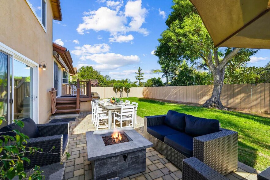 Building Photo - 14261 Mango Dr