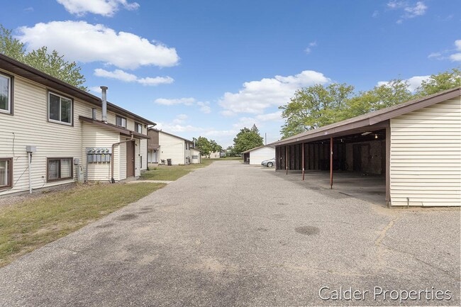 Building Photo - 2940 Vineland Ave SE