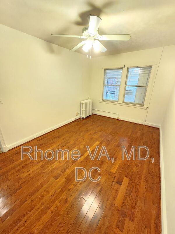 Building Photo - 515 Franklin St NE