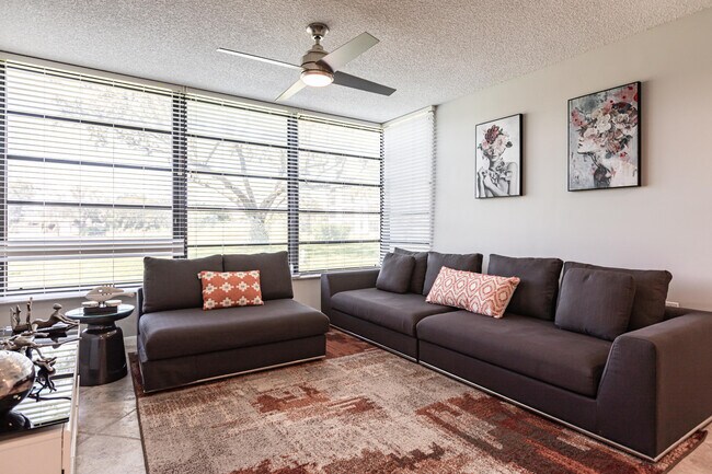 Building Photo - 3540 Whitehall Dr