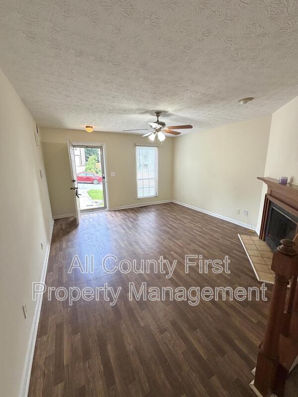 Building Photo - 1183 Red Oak Cove