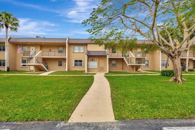 Building Photo - 154 Lake Meryl Dr