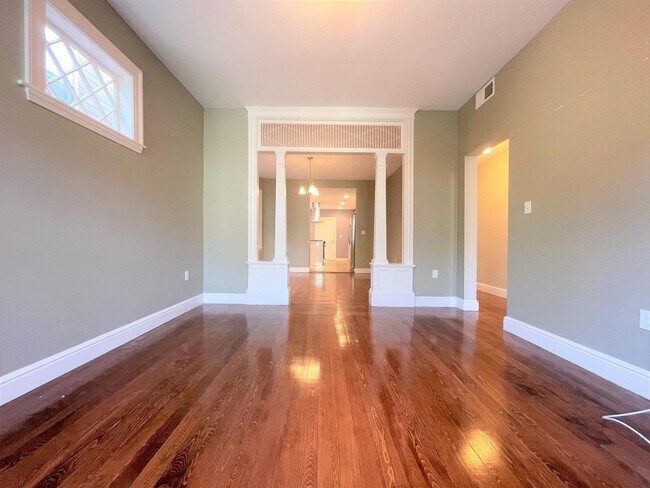 Building Photo - 20 Marie Ave