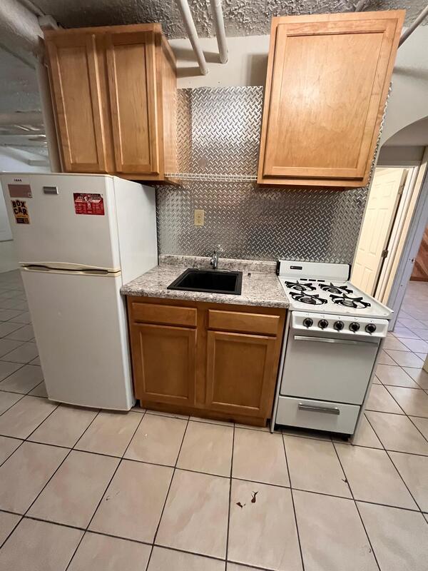 Building Photo - 632 Howard Pl