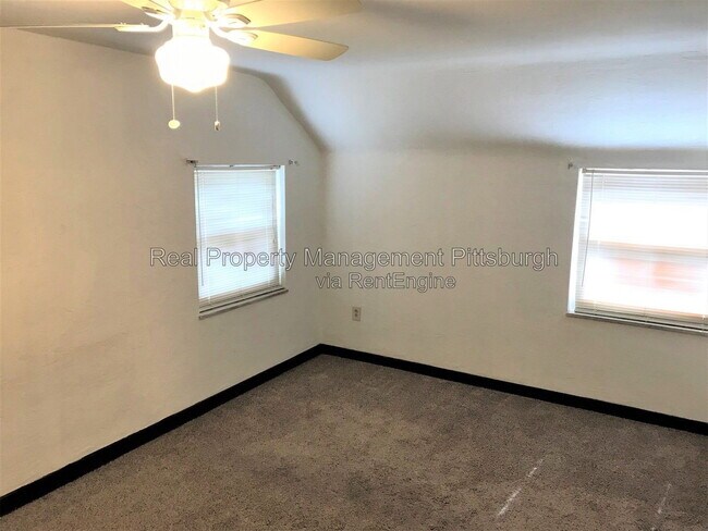 Building Photo - 1685 Doyle St