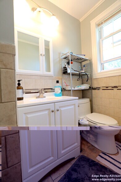 Building Photo - 68 S Crescent Circuit Cres