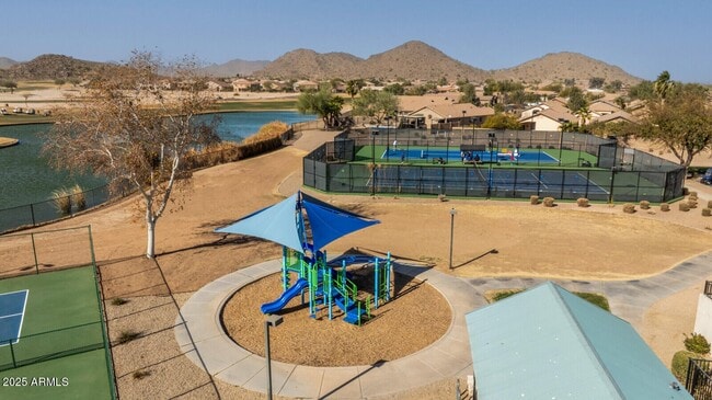 Building Photo - 906 E Pasture Canyon Dr