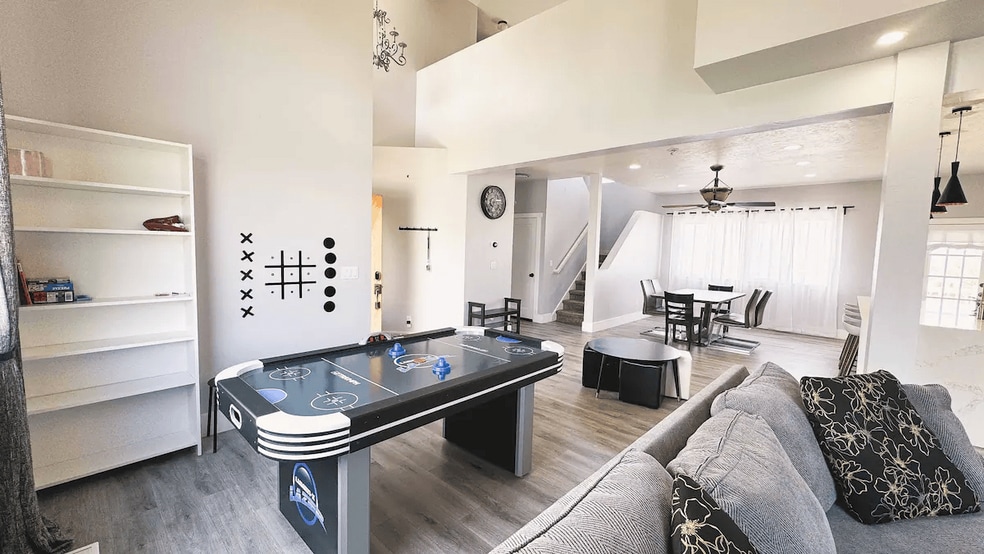 Building Photo - 14380 Henry Day Rd