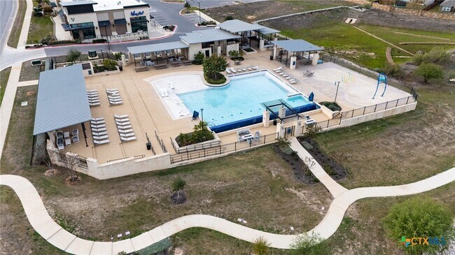 Building Photo - 2043 Cowan Dr