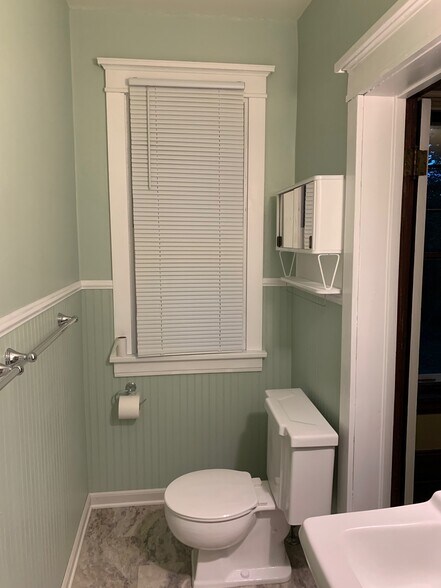 Bath - 708 Vine St