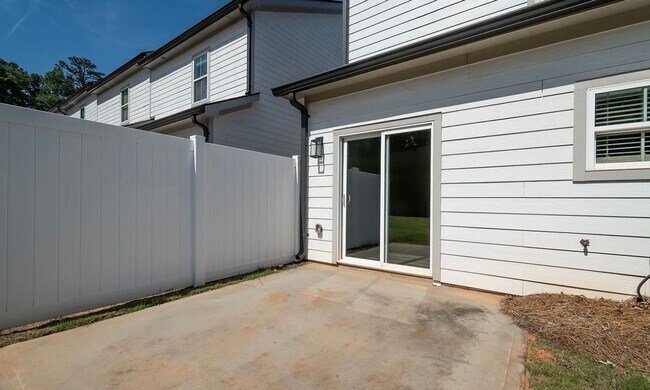 Building Photo - 123 Magnolia Pl