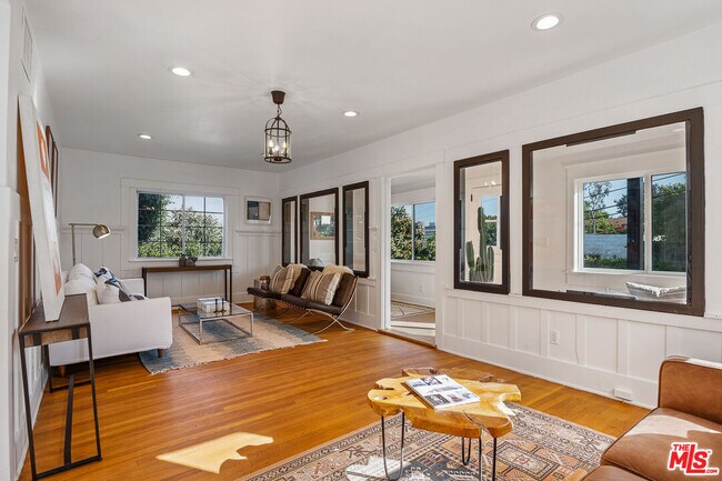 Building Photo - 2217 Scott Ave