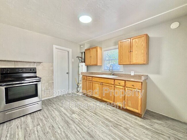 Building Photo - 2027 1/2 NW 33rd St