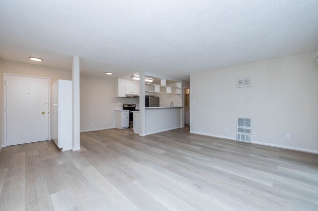 Building Photo - 169 Santa Rosa