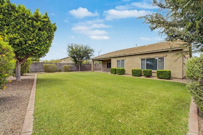 Building Photo - 17875 W Westpark Blvd