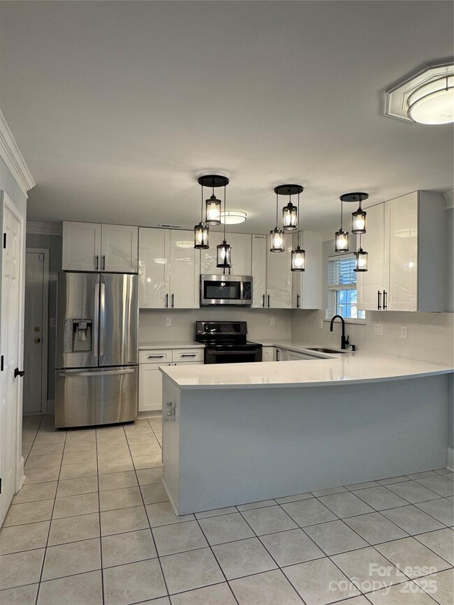 Building Photo - 4533 Cades Cove Dr