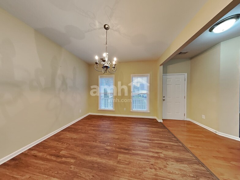 Building Photo - 231 Mott Rd
