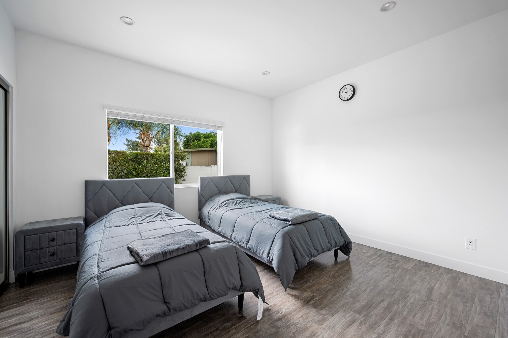 Building Photo - 13311 Wixom St