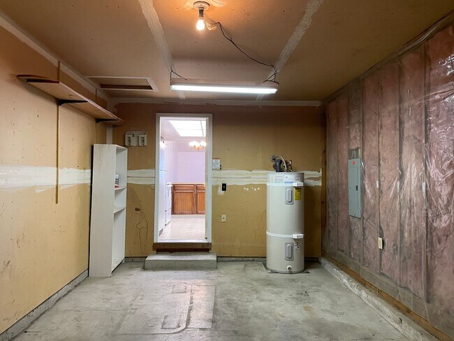 Building Photo - K14111 A &amp; B
