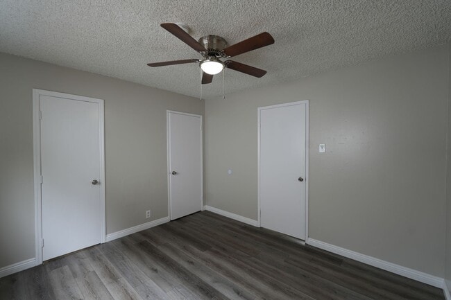 Building Photo - 440 RAYVON