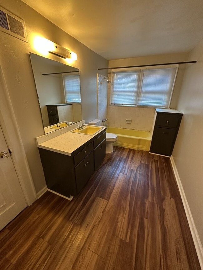 Building Photo - Affordable Upstairs Apartment – Housing Vouchers Welcome!