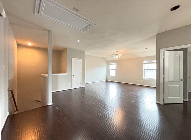 Building Photo - 1323 Maple Ace Dr